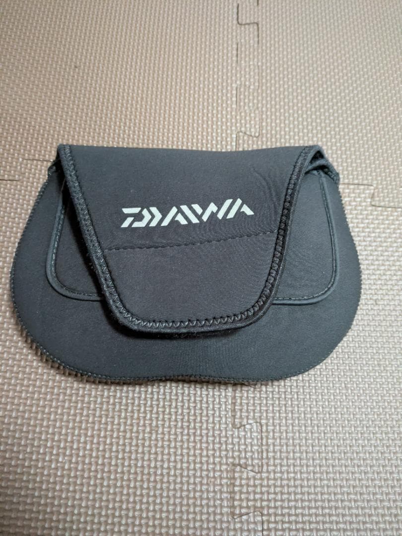 ダイワ リール　CALDIA LT 4000-CXH（箱＋ライン＋カバー付き）