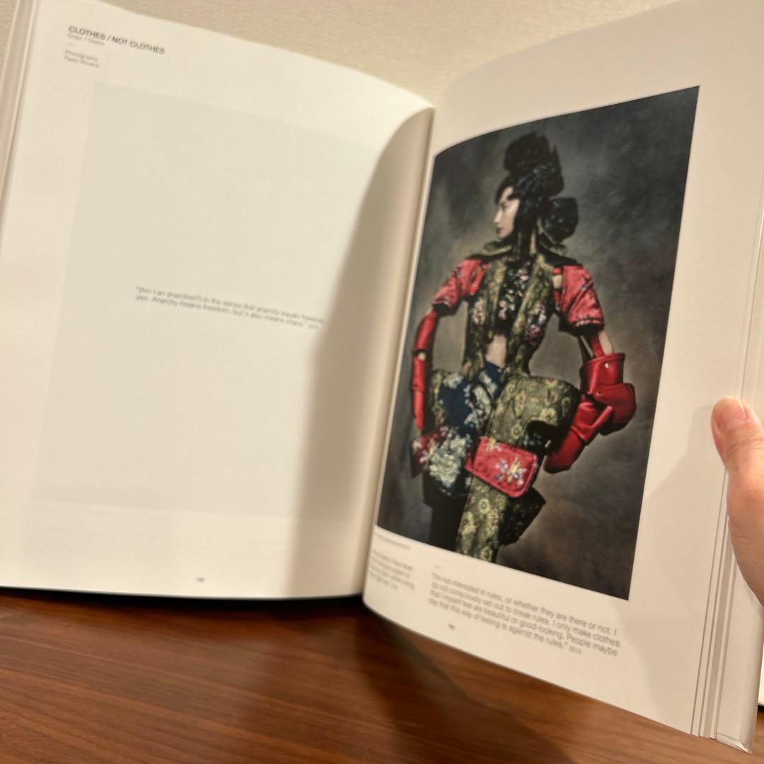 REIKAWAKUBOCOMMEdesGARÇONSアートブックコムデMET美術