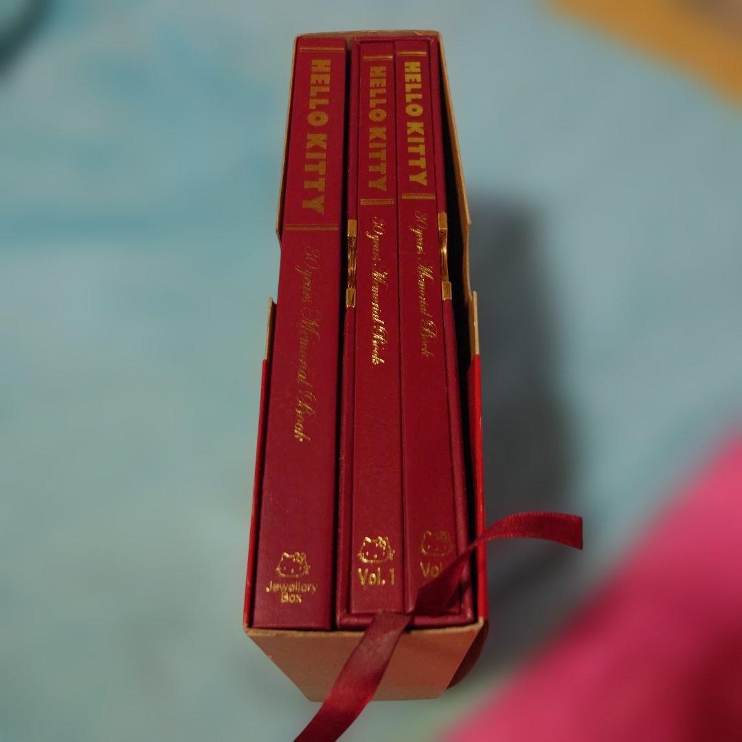 22日まで値下げHELLOKITTY30yearsメモリアルブック