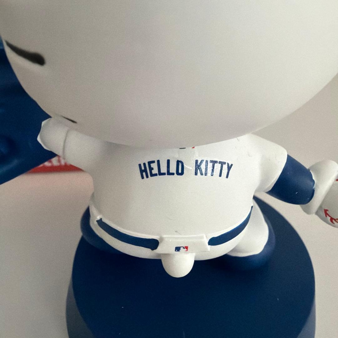 Hello Kitty×ドジャース ボブルヘッド 陶器のような重厚感