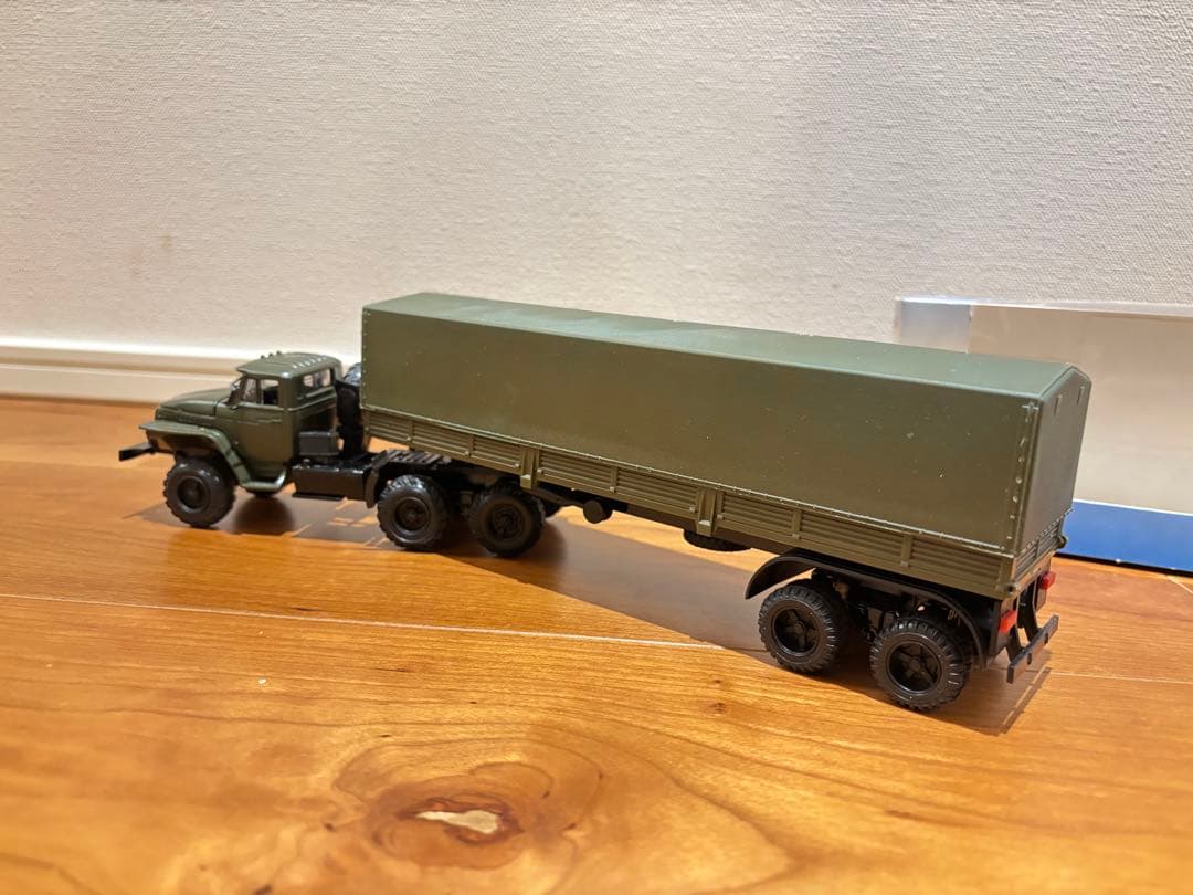 1/43ウラル6×6 トラクター& 幌付トレーラー