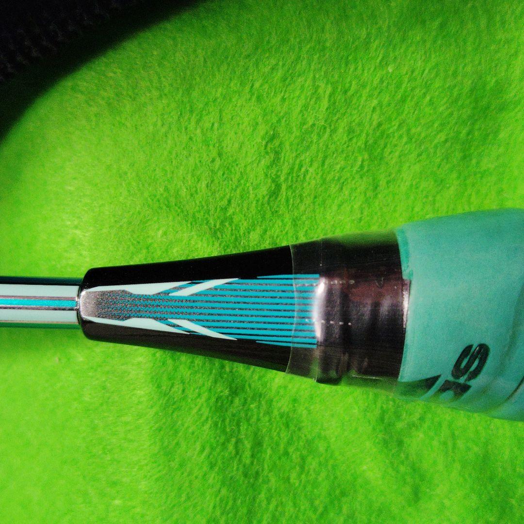 adidas ÜBERSCHALL F5 バドミントンラケット