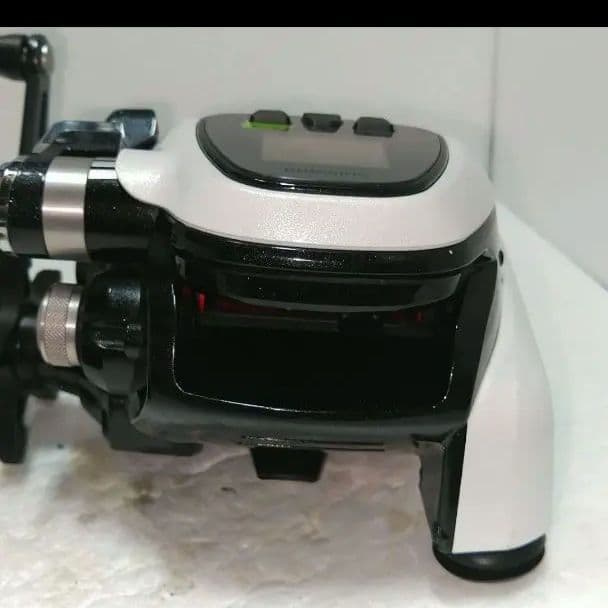 シマノ 電動リール PLAYS 3000　巻上げ距離1.6K 使用時間7H