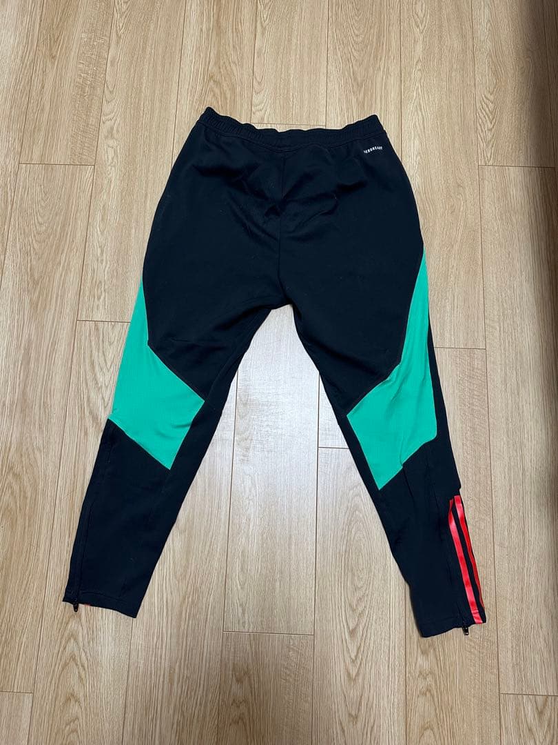 マンチェスターユナイテッド23-24トレーニングウェア