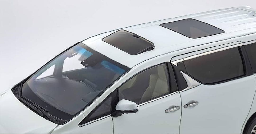 京商オリジナル　レクサス　LM300h 1/18 ホワイトパール