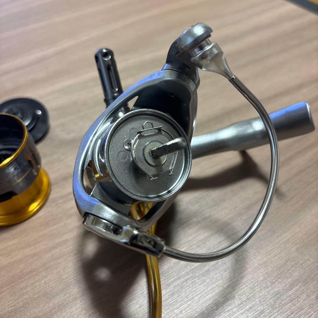 美品ダイワ 18フリームスLT 2500S-XH