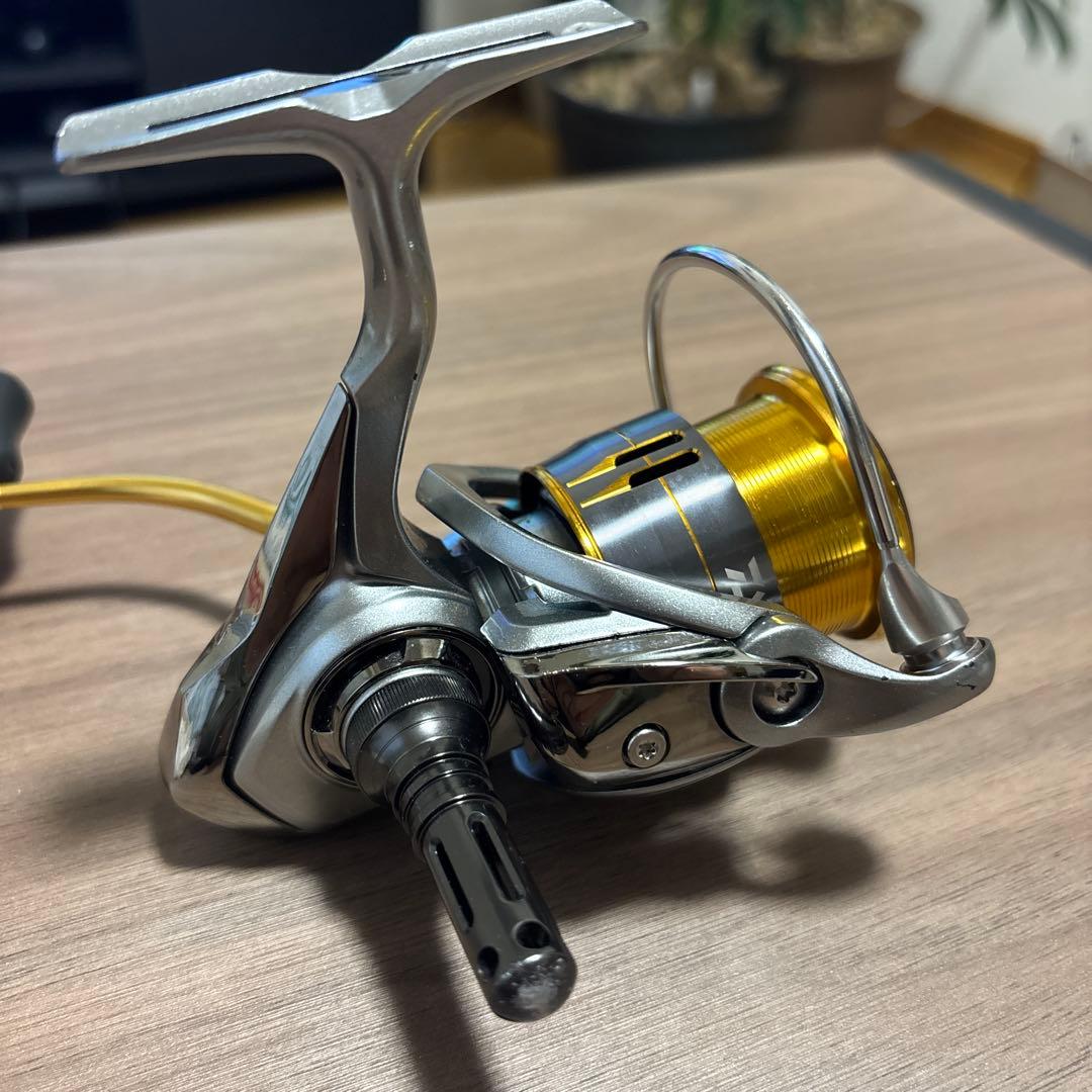 美品ダイワ 18フリームスLT 2500S-XH