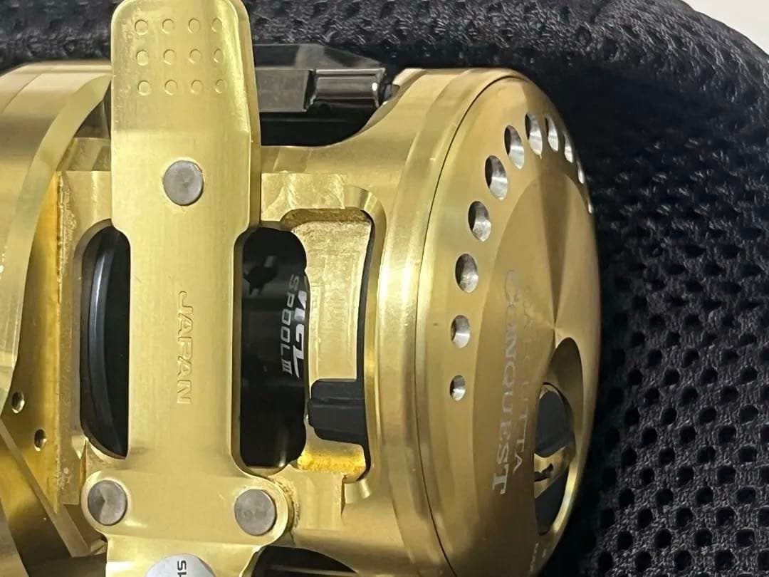 【美品】　21 22 カルカッタコンクエスト　201 ベイトリール