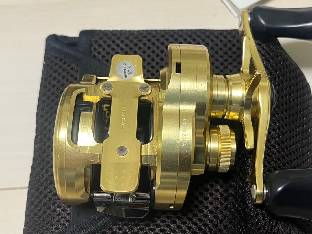 【美品】　21 22 カルカッタコンクエスト　201 ベイトリール