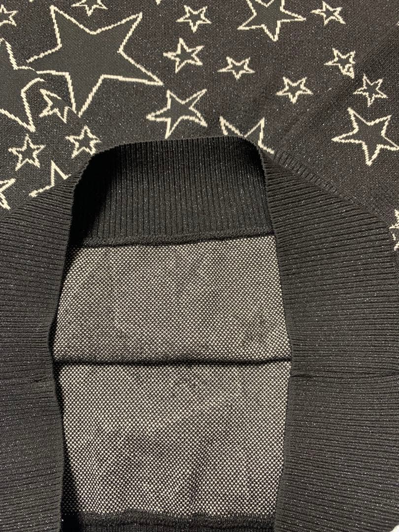 えーな マーク&ロナ Vネックセーター　総スター柄バックスカルロゴ