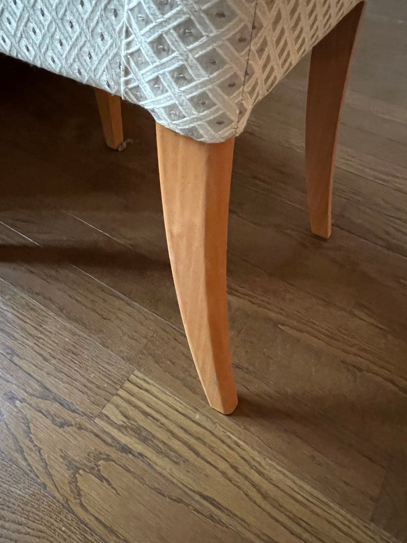 【送料込】大塚家具　クリーム色の布張り椅子