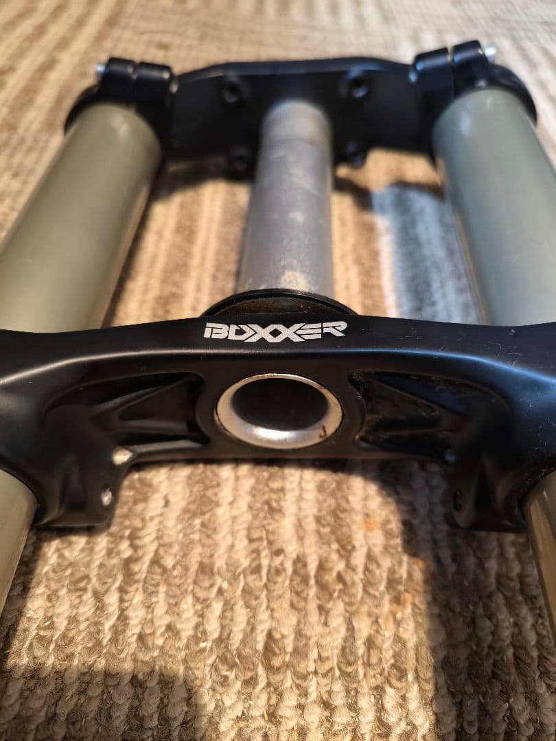 ROCKSHOX Boxxerサスペンションフォーク 26インチ