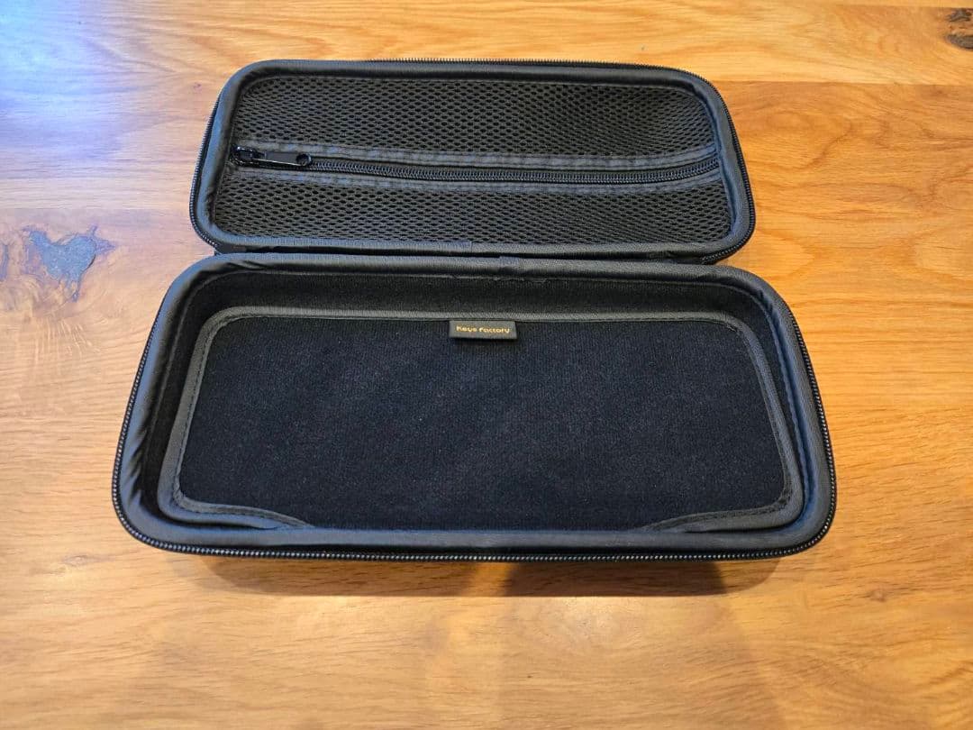 Nintendo Switch 本体(Joy-Conグレー) セミハードケース付