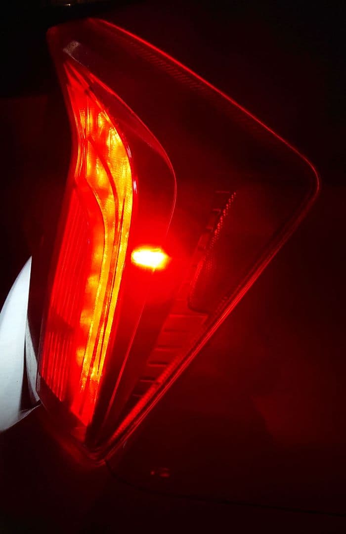 Y*O様 30プリウス US風 加工 後期 テールランプ