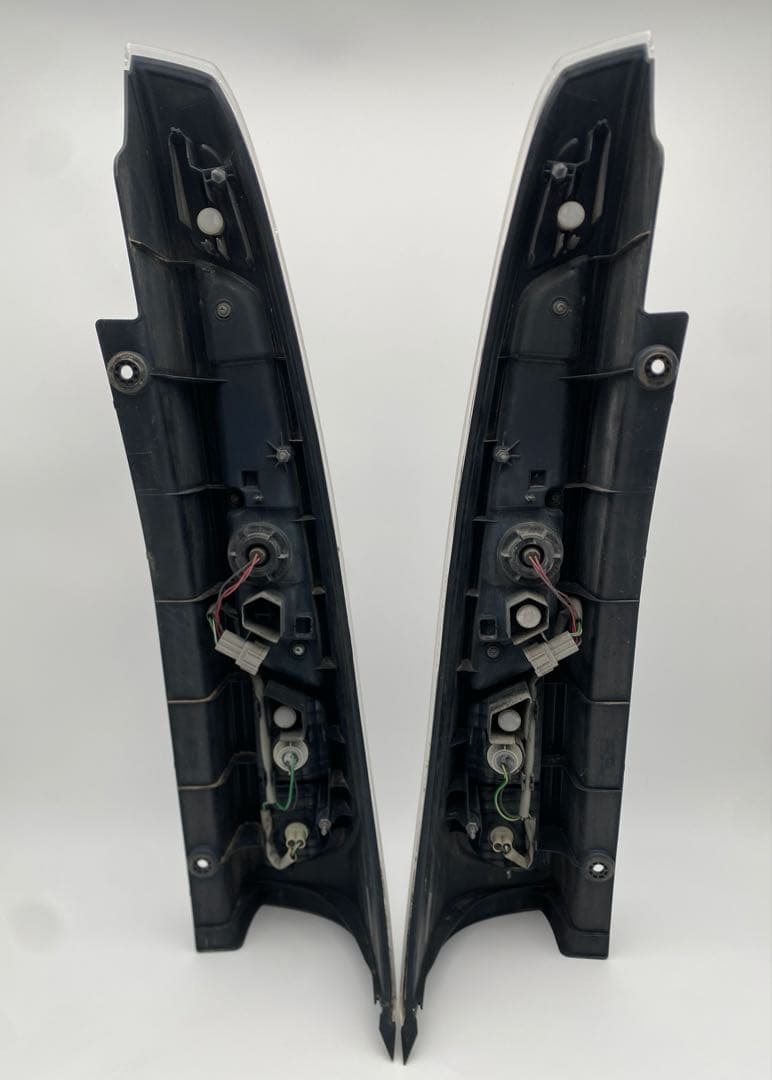 日産 セレナ C26 純正 テールランプ 左右セット 点灯確認済み