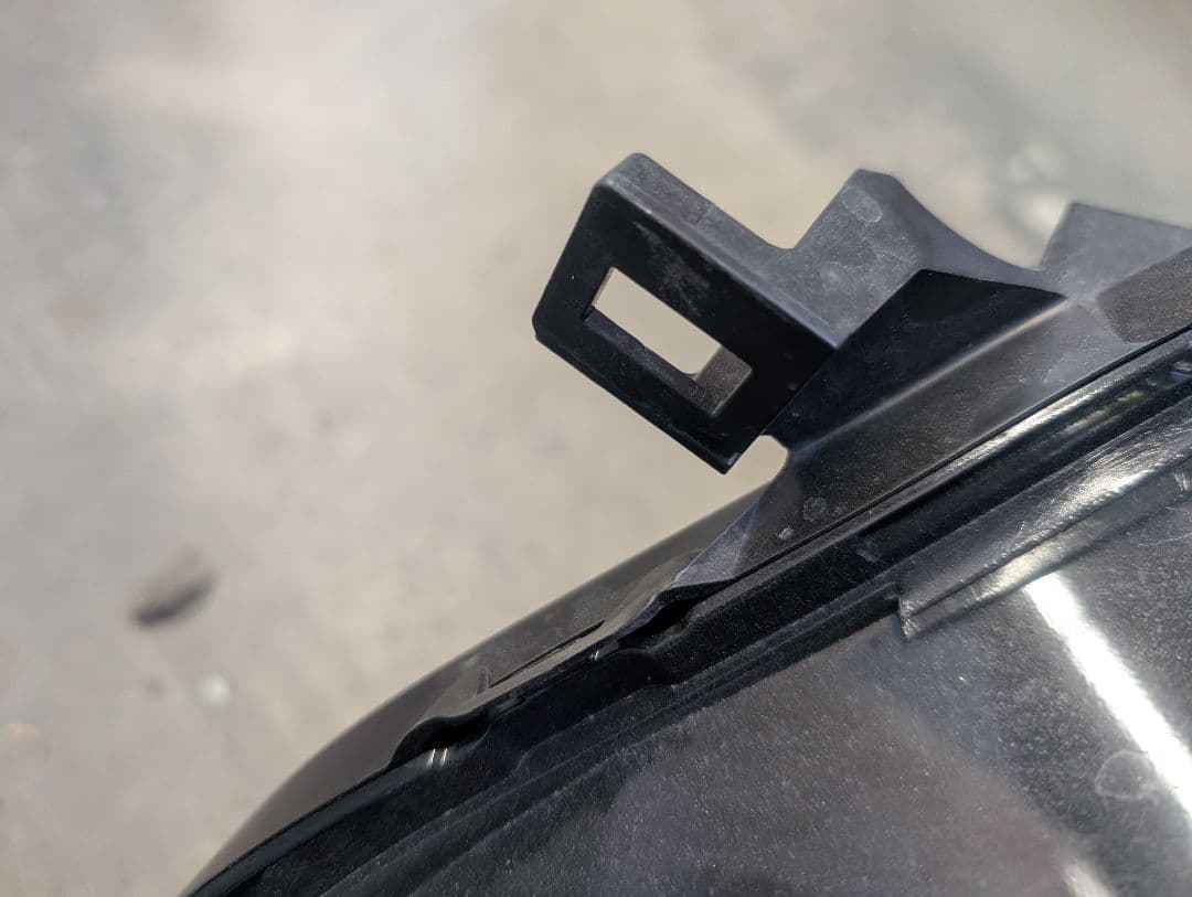 日産　ノート　オーラ　左　ヘッドライト