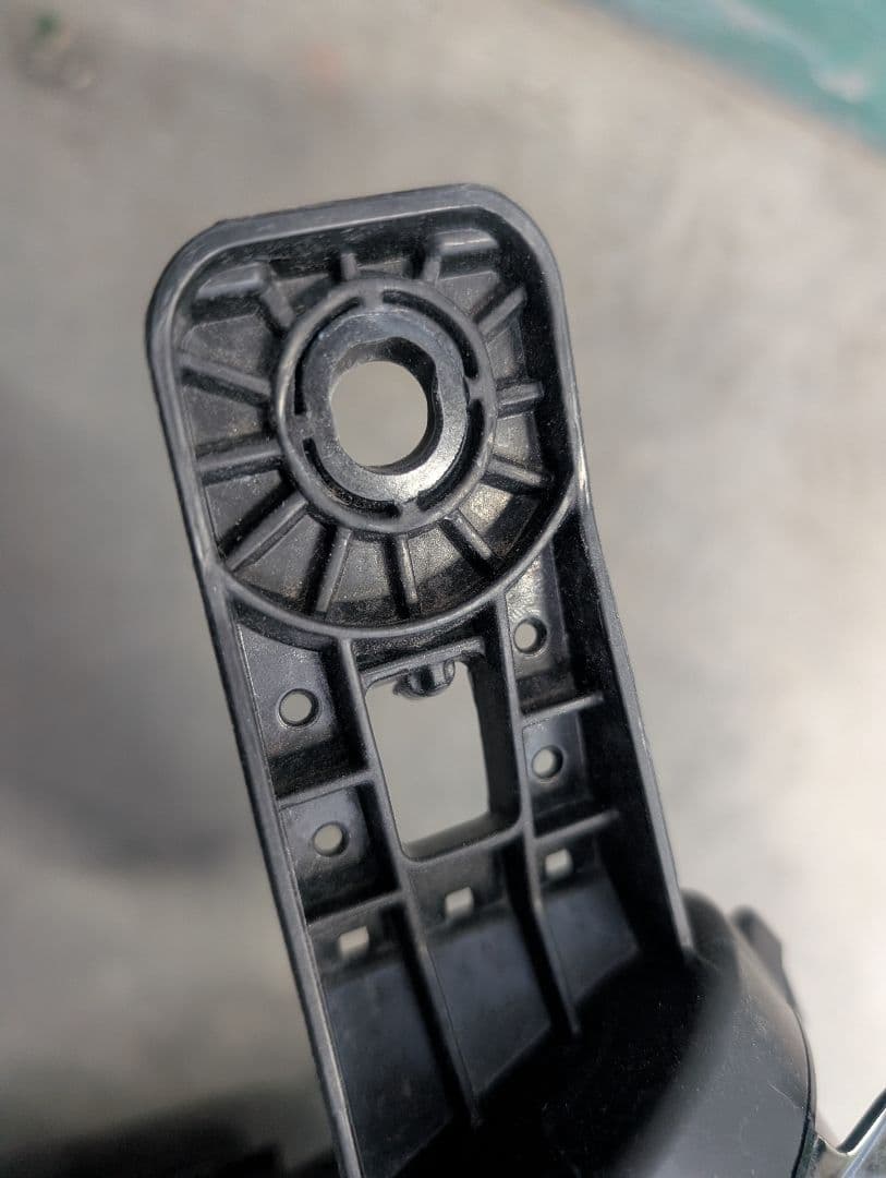 日産　ノート　オーラ　左　ヘッドライト