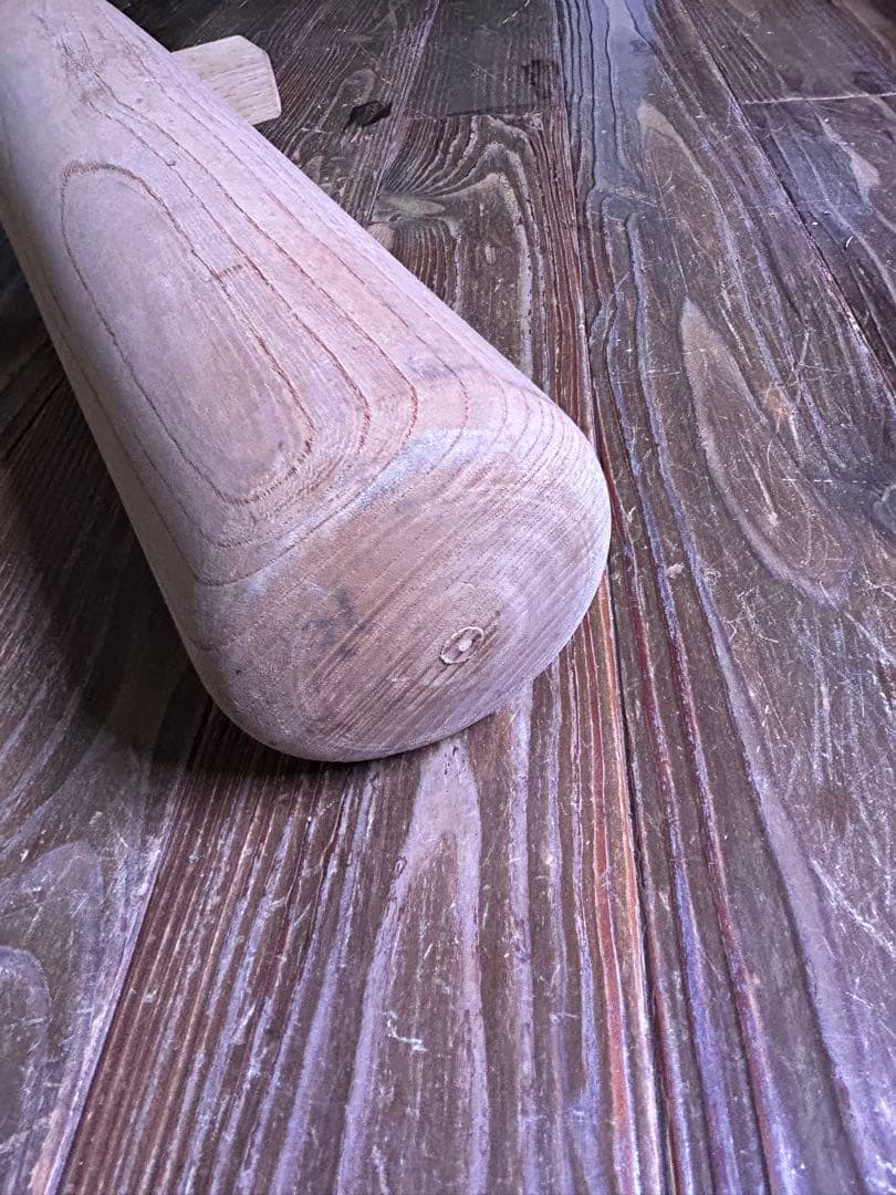 餅つき用杵　欅作り　一回使っただけです　ほぼ新品です　使ってくださる方いませんか