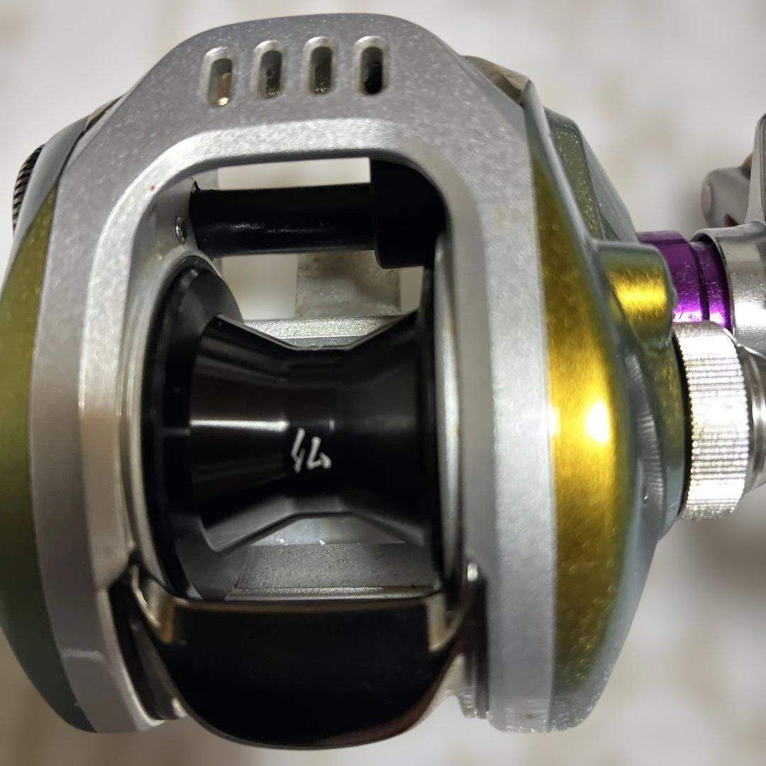 ￼メガバス、ダイワコラボリールTD-ito103M