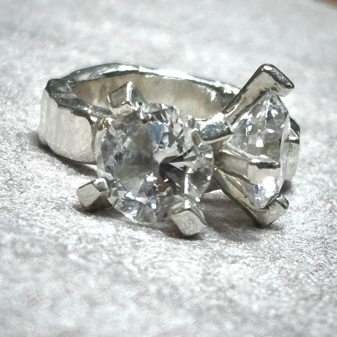 e.m. シルバー ジルコニア 揺れる 2粒 リング