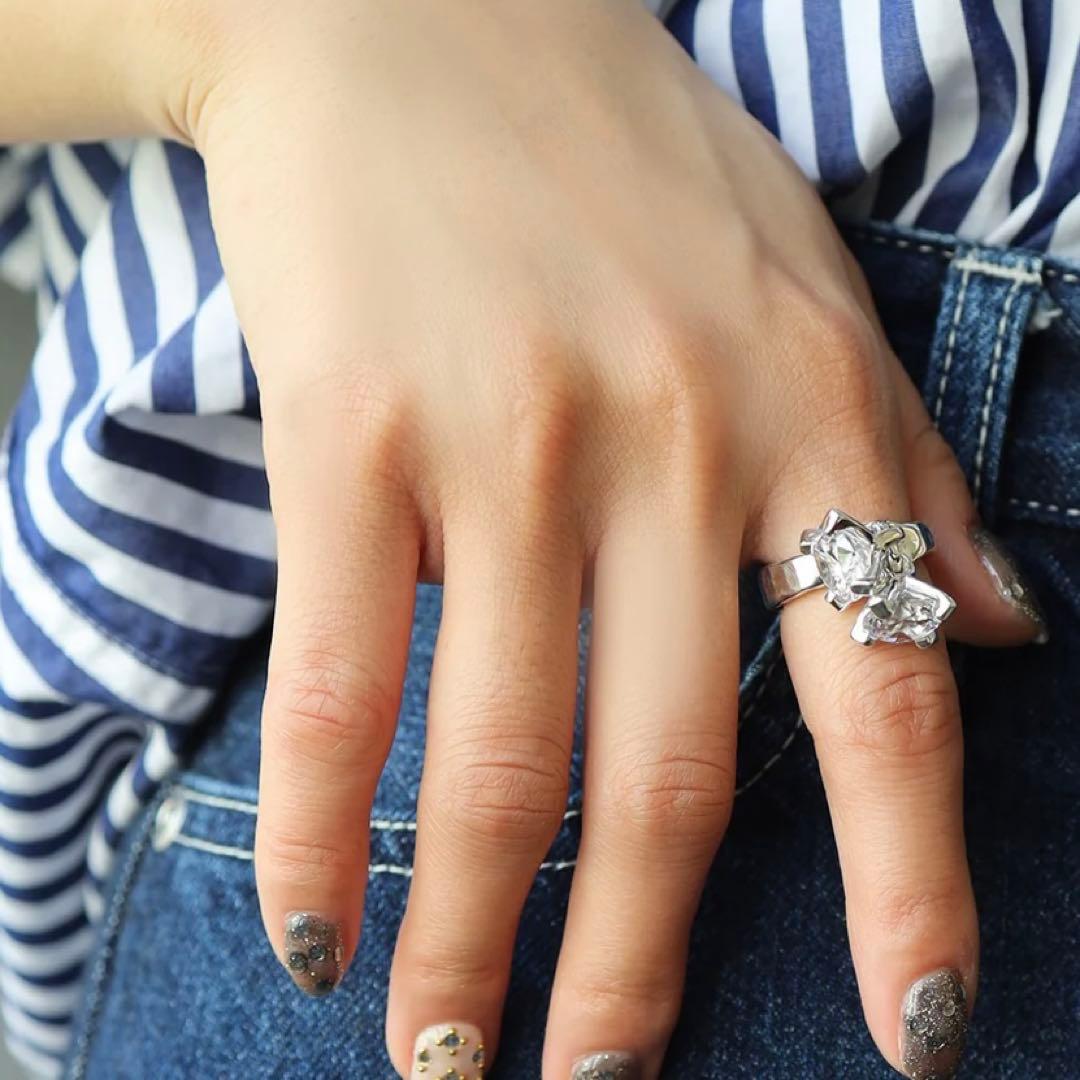 e.m. シルバー ジルコニア 揺れる 2粒 リング