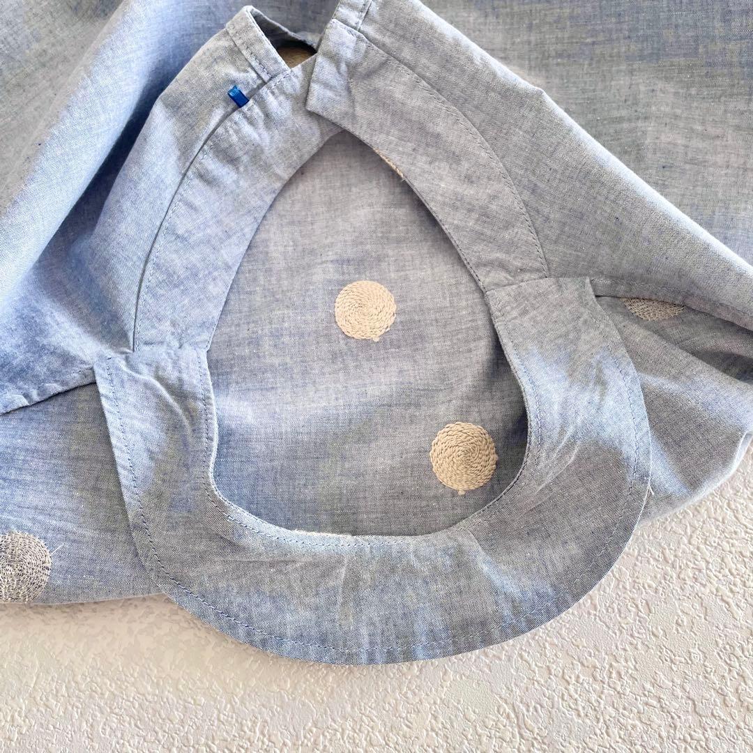 パラスパレス　刺繍ドット柄　シャンブレーブラウス