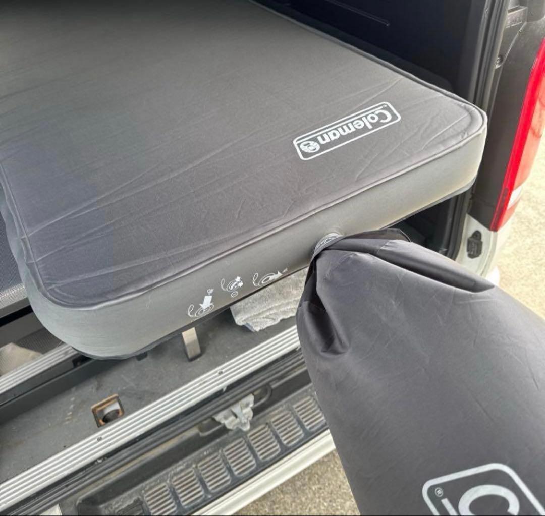 Coleman キャンピングインフレーター マット シングル　グレー