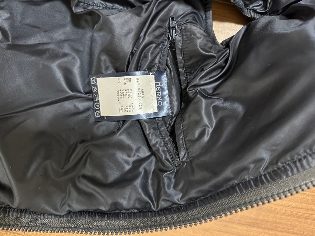 Hernoダウンベスト（ネイビー、サイズ44）フード着脱可能