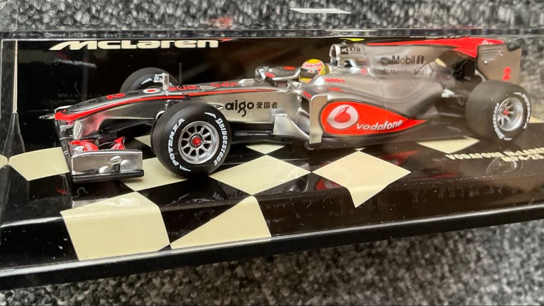 ミニカー McLaren Mercedes MP4-25 L. Hamilton 2010