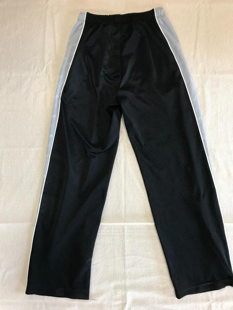 NIKE 　ルーズフィットジャージ上下セット　ブラックＸシルバー　　Mサイズ