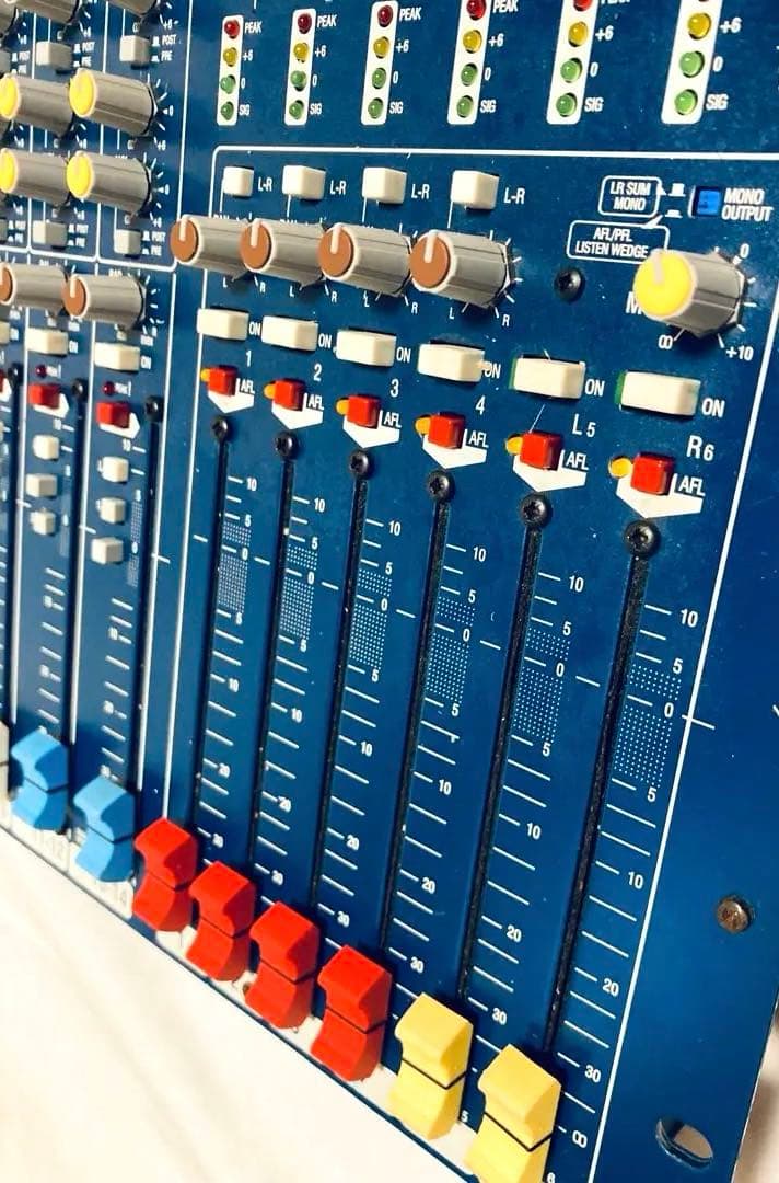 ALLEN & HEATH MixWizard WZ 14:4:2+ ケース付