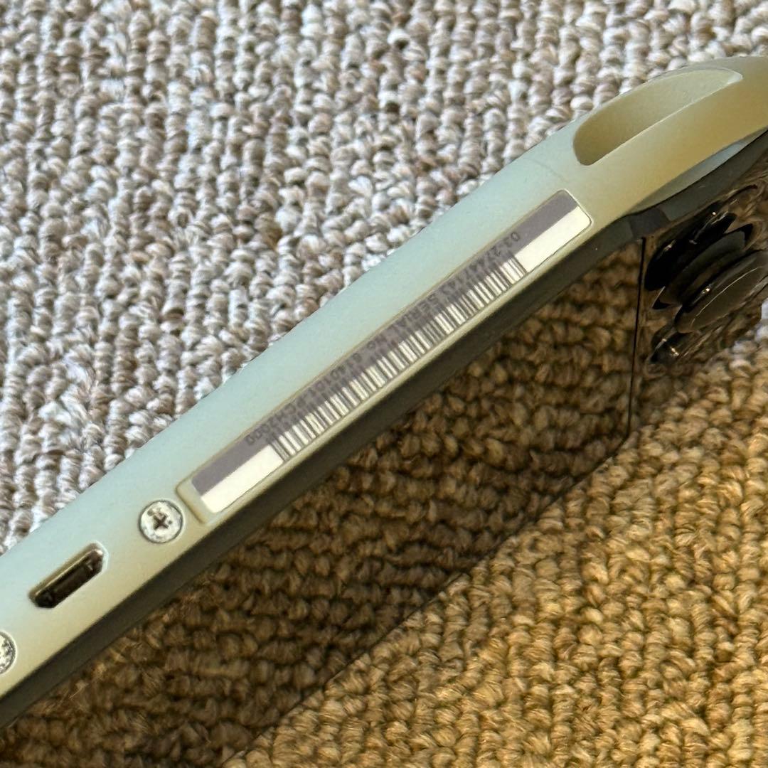 【美品】PSVITA PCH-2000 カーキ