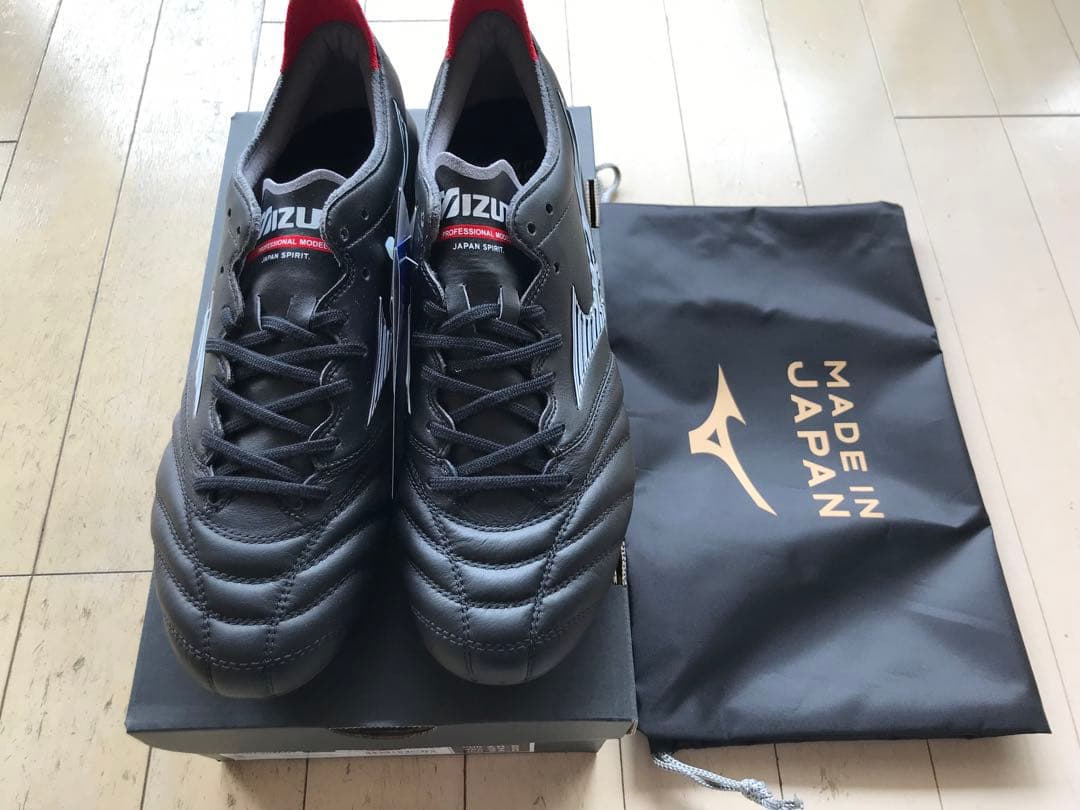 モレリアネオ3ジャパン　黒　26㎝　新品。