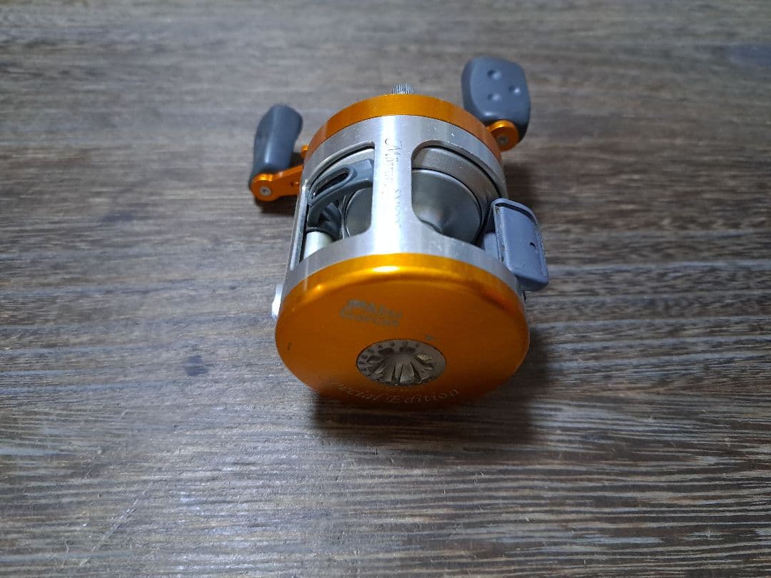 美品　付属品あり　アブガルシア　ウルトラマグ　SX1600C　サンセットオレンジ