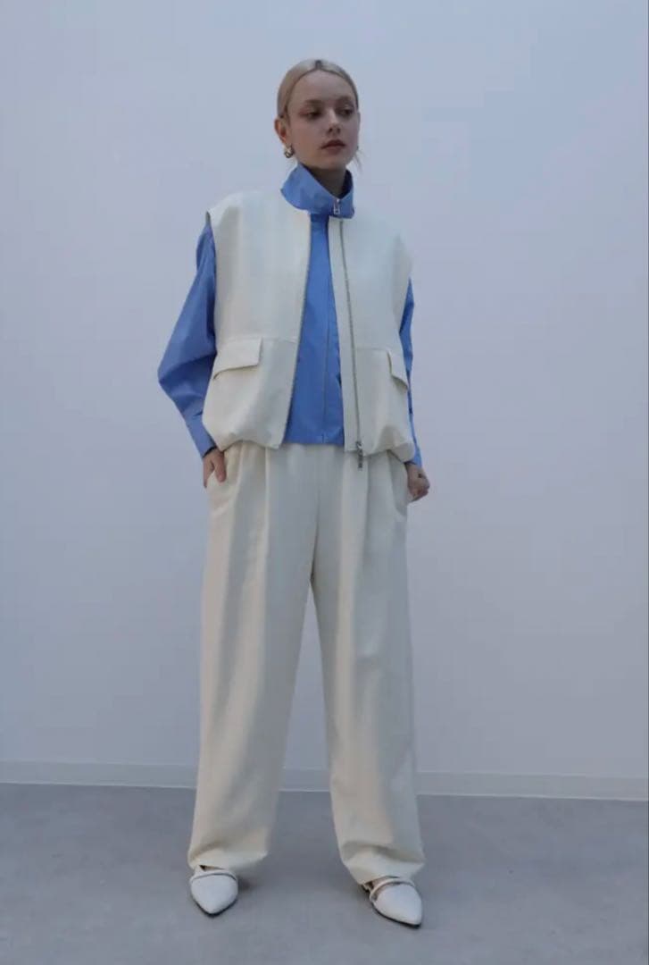 Aga ダブルジップコクーンショートジレ