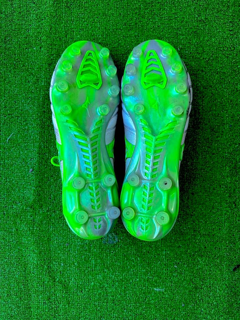 ミズノ モレリア ネオ 4 β シルバー/グリーン