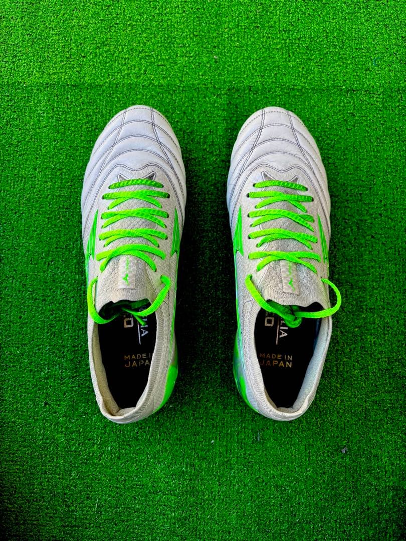 ミズノ モレリア ネオ 4 β シルバー/グリーン