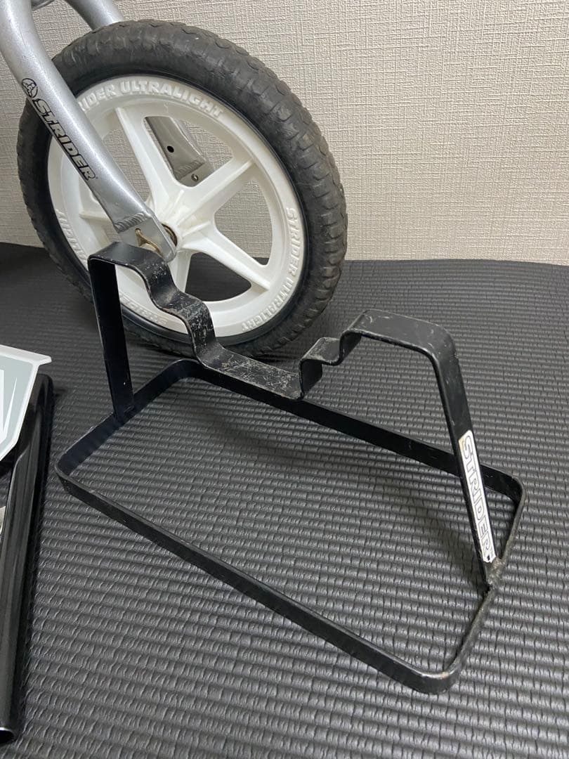 ストライダー 12Sport Pro スタンド付