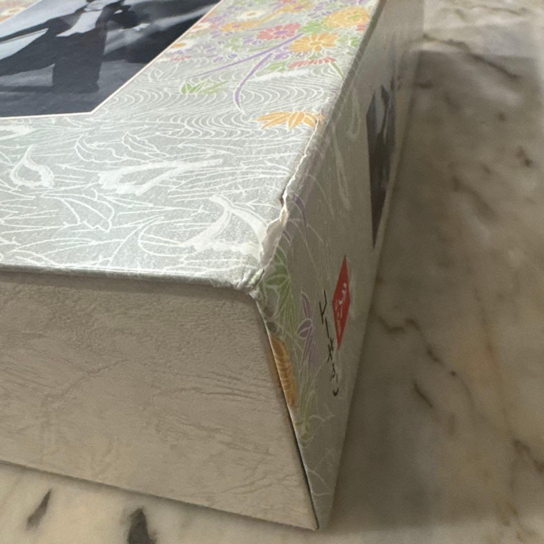 美空ひばりの名曲を収録した特選ボックス、CD10枚組。未使用品