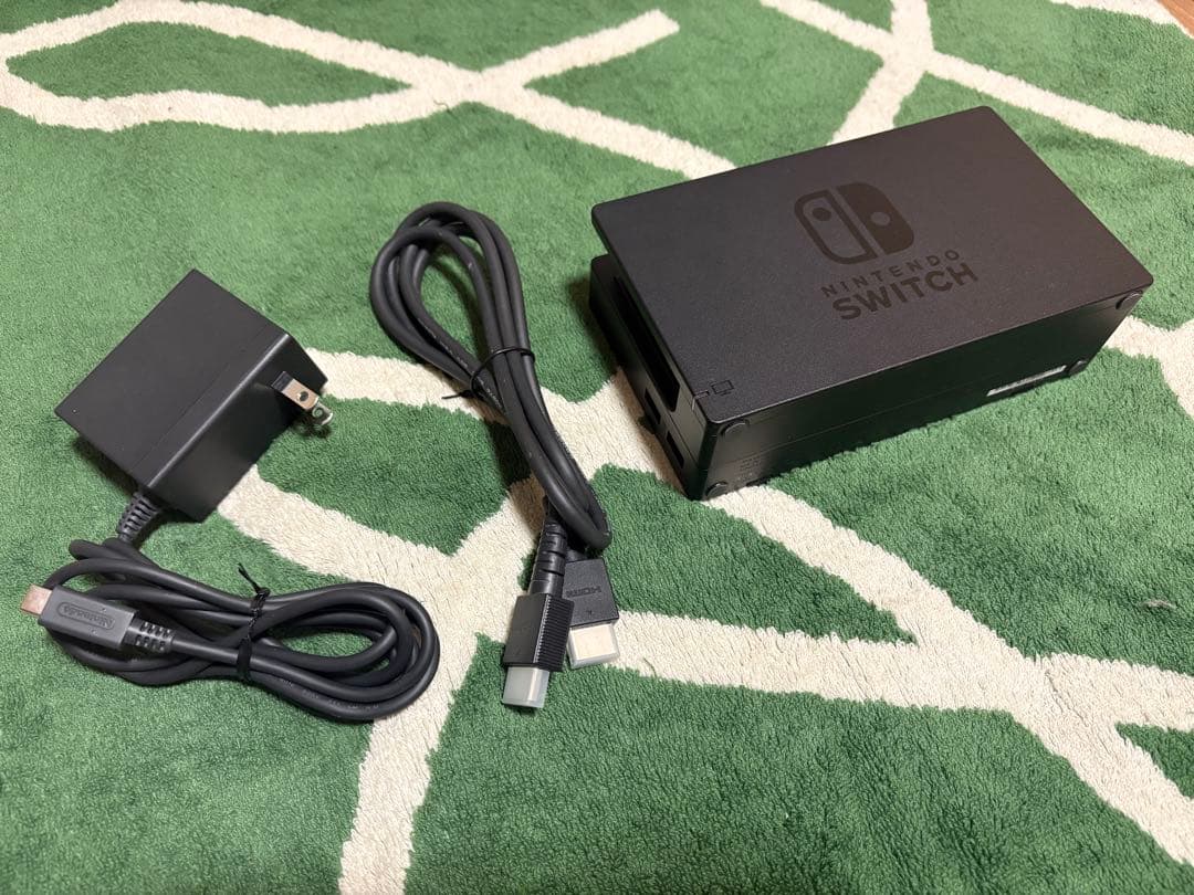 【美品】Nintendo Switch 本体（グレー） 保護フィルム/ケース付き