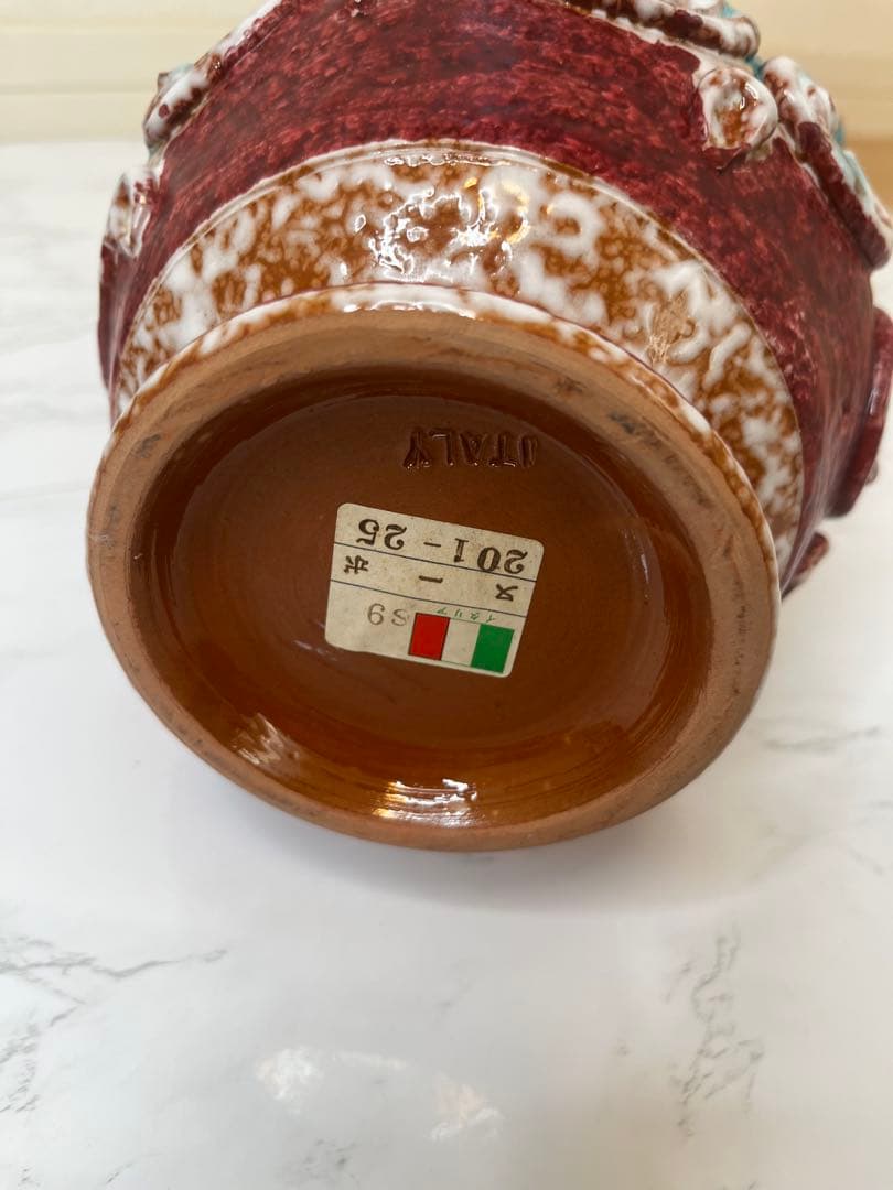 【新品】イタリア製　青と赤の装飾的な陶器花瓶