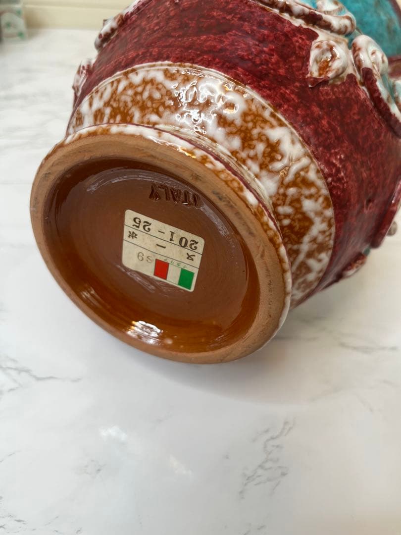 【新品】イタリア製　青と赤の装飾的な陶器花瓶