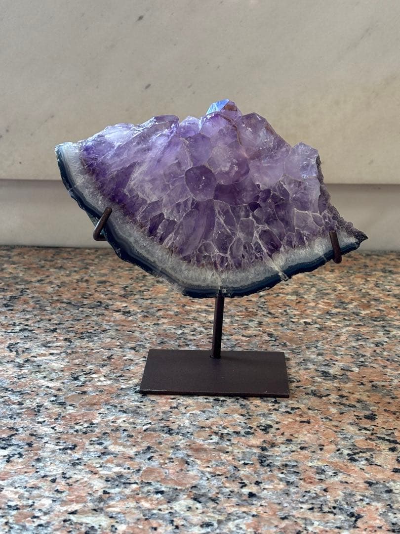 ウルグアイ産　極太ラベンダーアメジストスライス　872g 台座付き　ワイルド