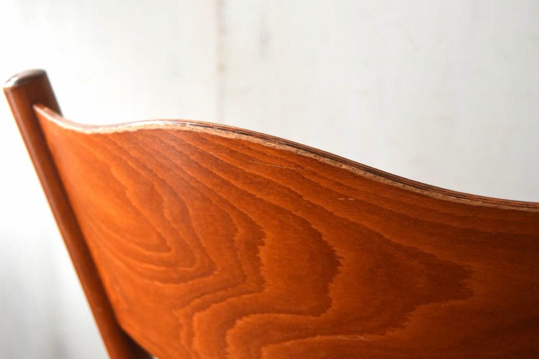 Bentwood chair ①