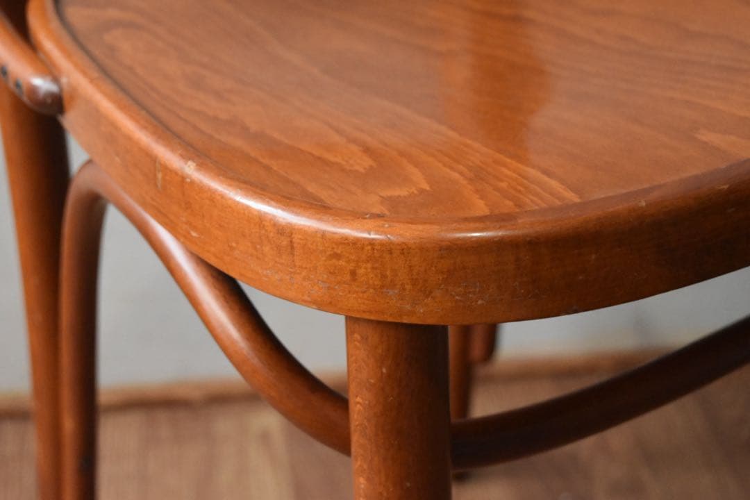 Bentwood chair ①