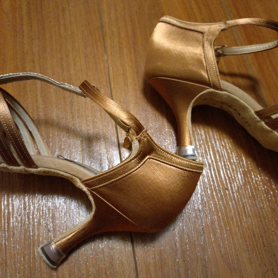 【極美品】社交ダンス　シューズ　サンダル　ラテン　ユリアモデル　競技ダンス