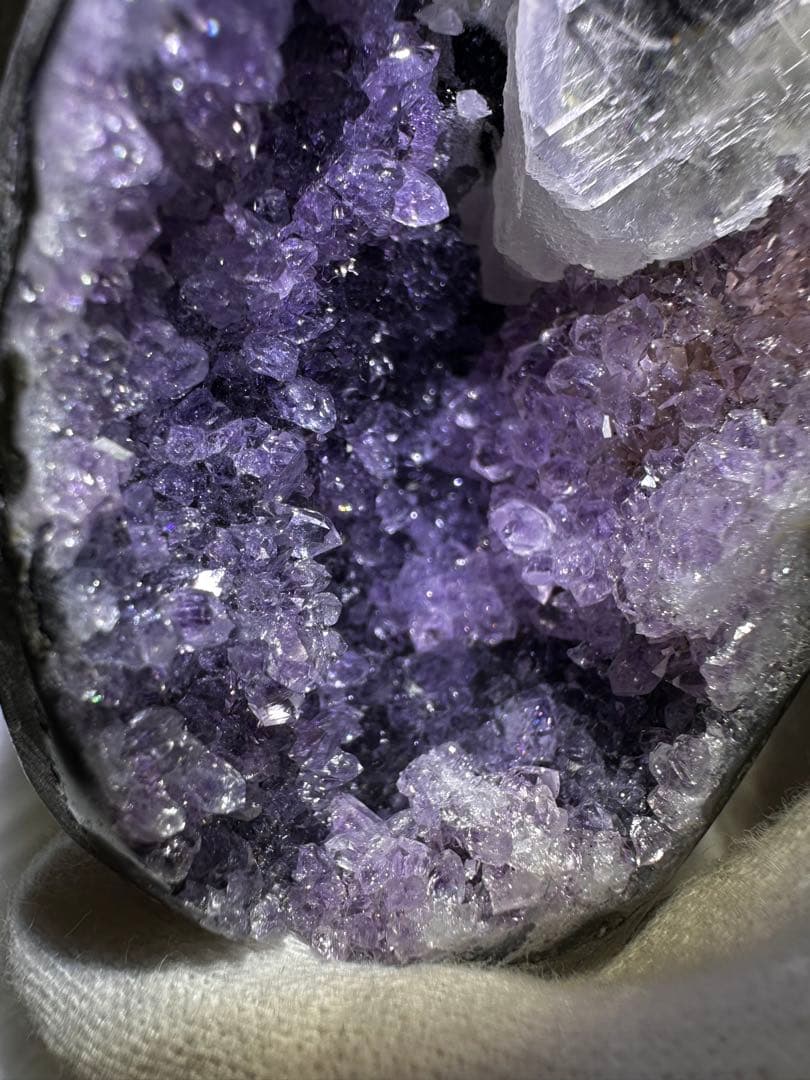 ウルグアイ産 アメジストドーム ピンクカルサイト共生 約223g 天然石1148