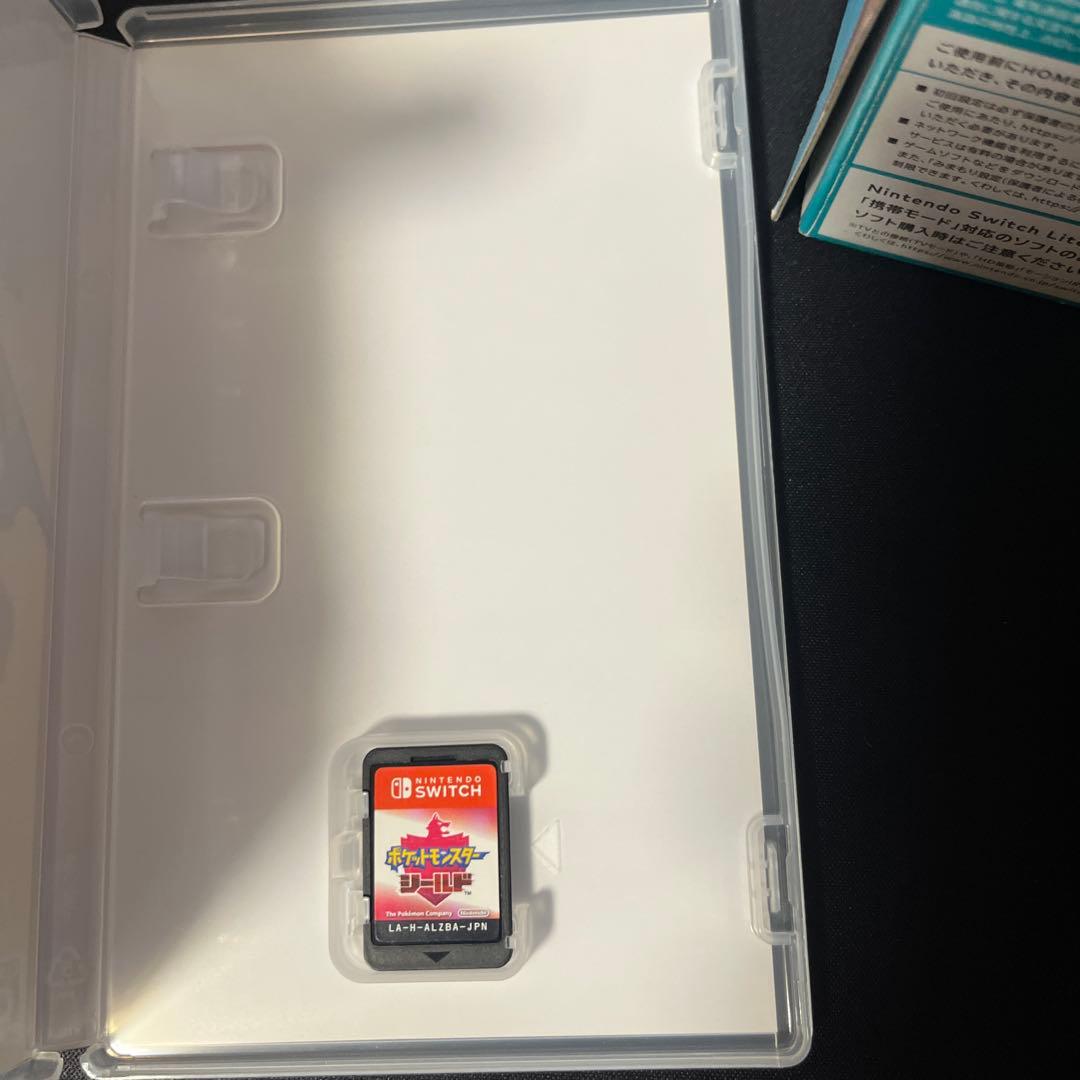 Nintendo Switch Lite ターコイズとSwitchカセット