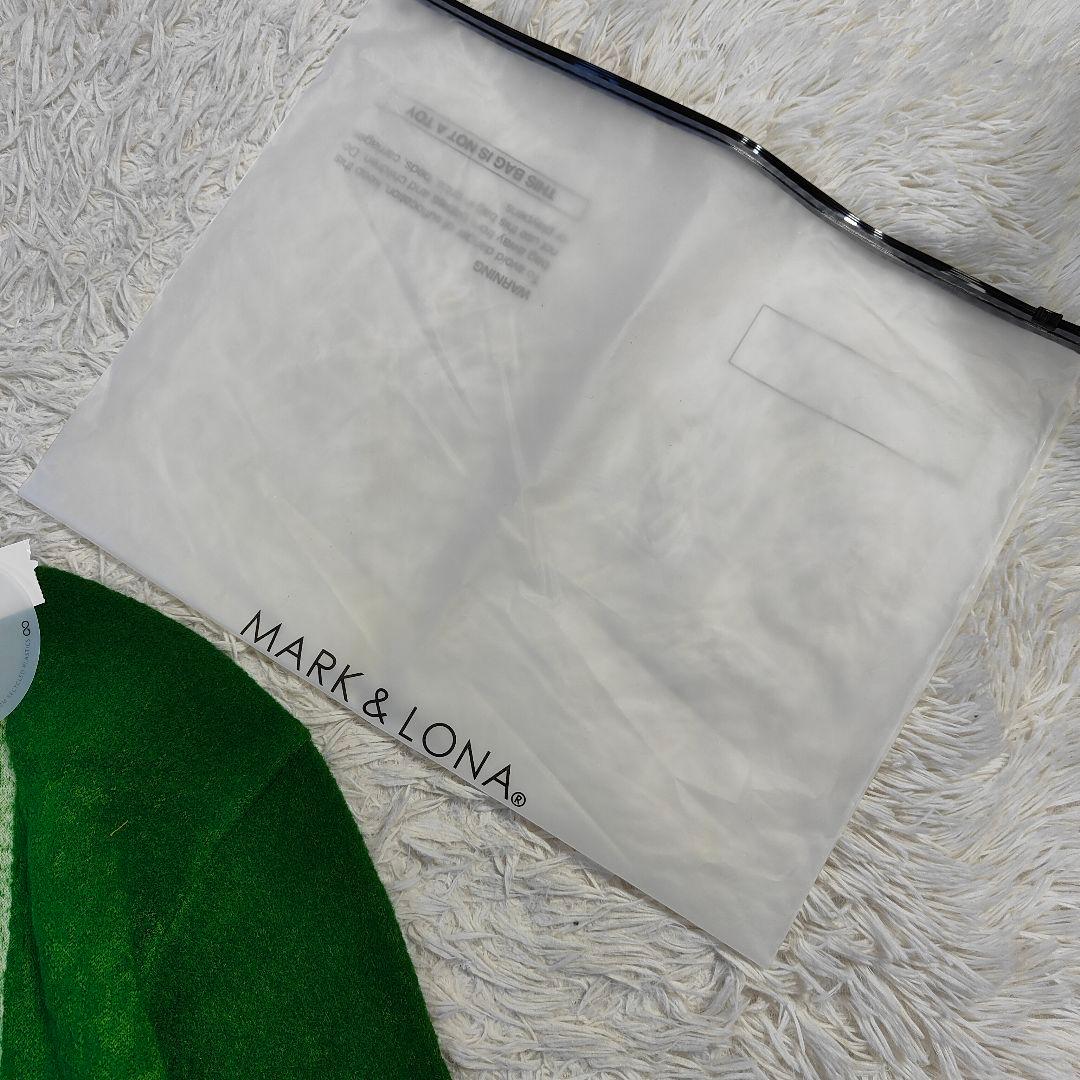 新品タグ付き　MARK&LONA サイズ XL　ウールクルーネック バイカラー