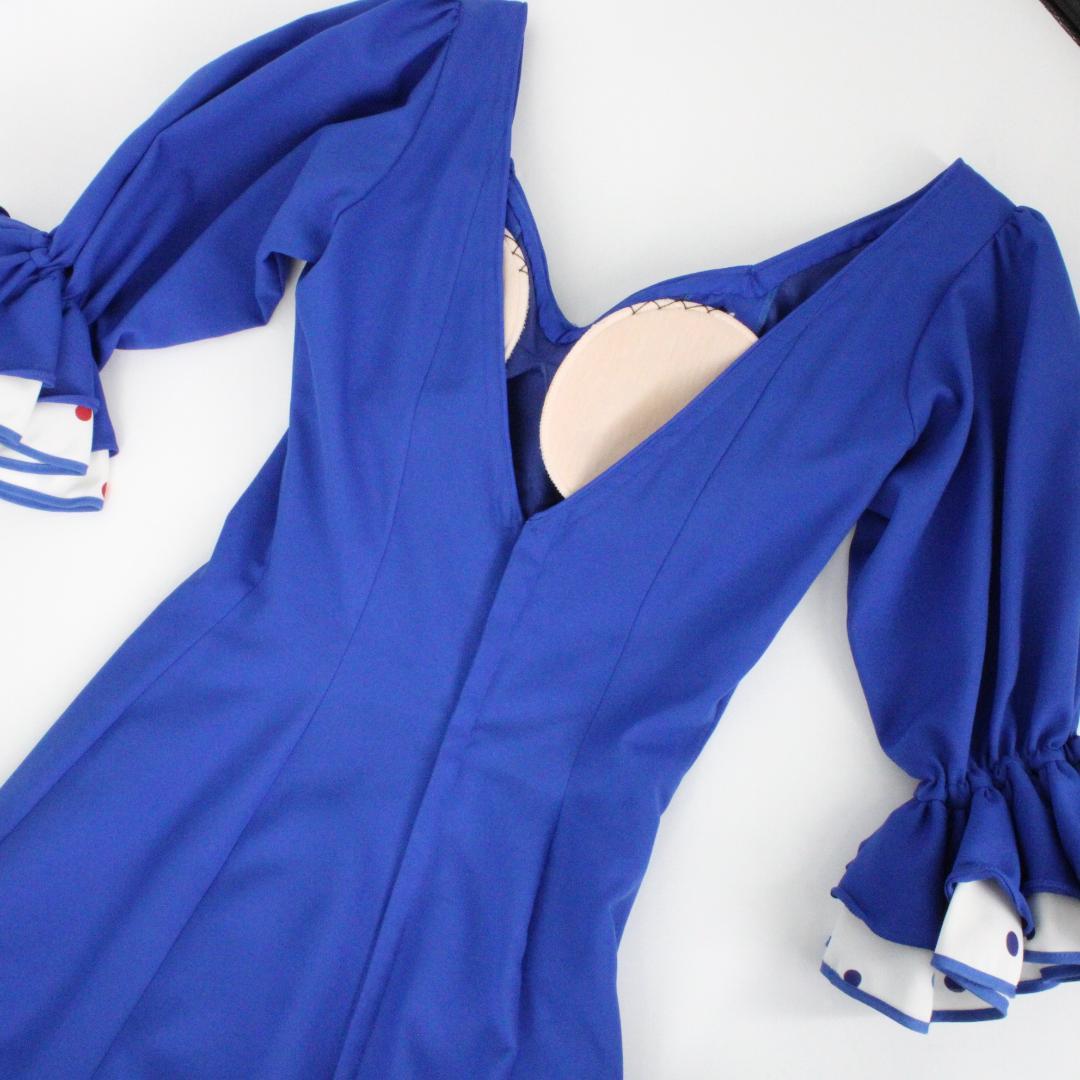 【美品 フラメンコ衣装】鮮やかブルー×ホワイトフリル ドレス 大きく広がる裾